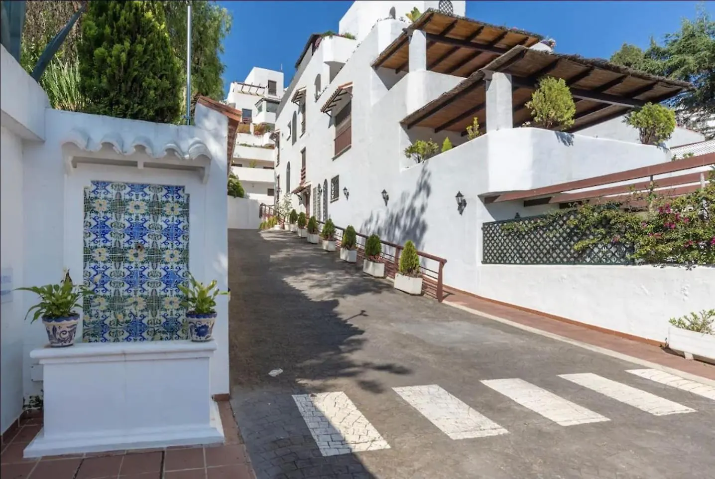Apartment Las Lomas - Pool, Terrace & View Marbella Spain