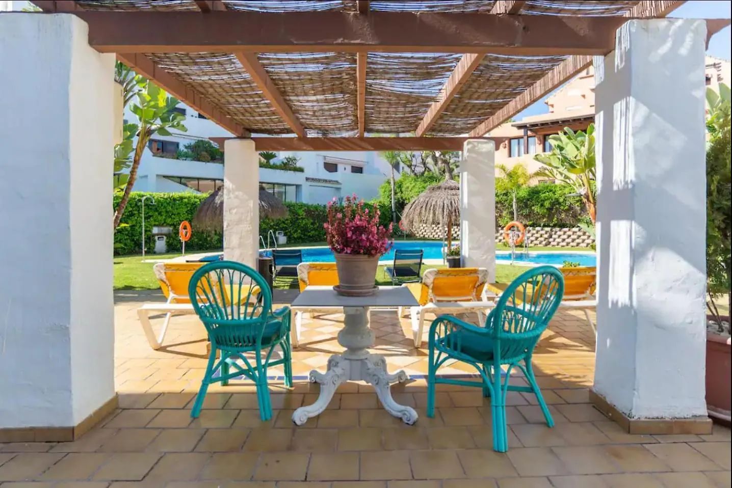 Apartment Las Lomas - Pool, Terrace & View Marbella