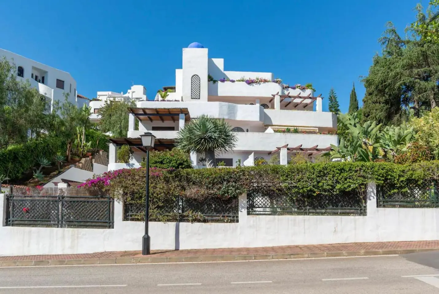 Las Lomas - Pool, Terrace & View Marbella Apartment