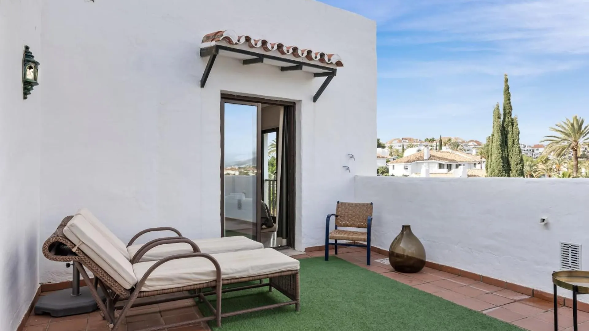 Apartment Las Lomas - Pool, Terrace & View Marbella